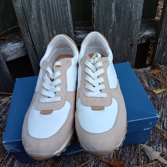 Universal Thread- Maria Sneakers in Brown - Picture 4 of 8